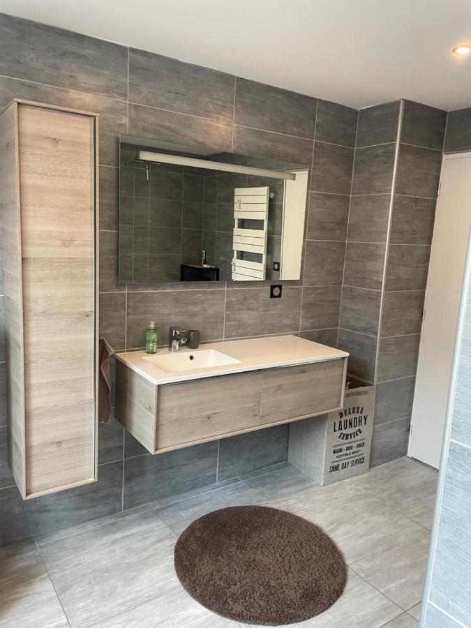 Logement Moderne Avec Wifi Garage Et Proche Du Centre Ville Charleville-Mézières Buitenkant foto